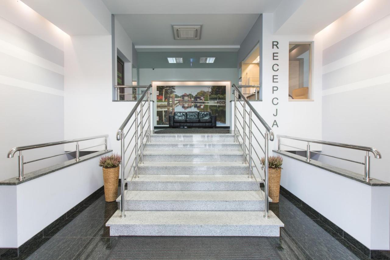 גליביצ'ה Hotel Labedy מראה חיצוני תמונה