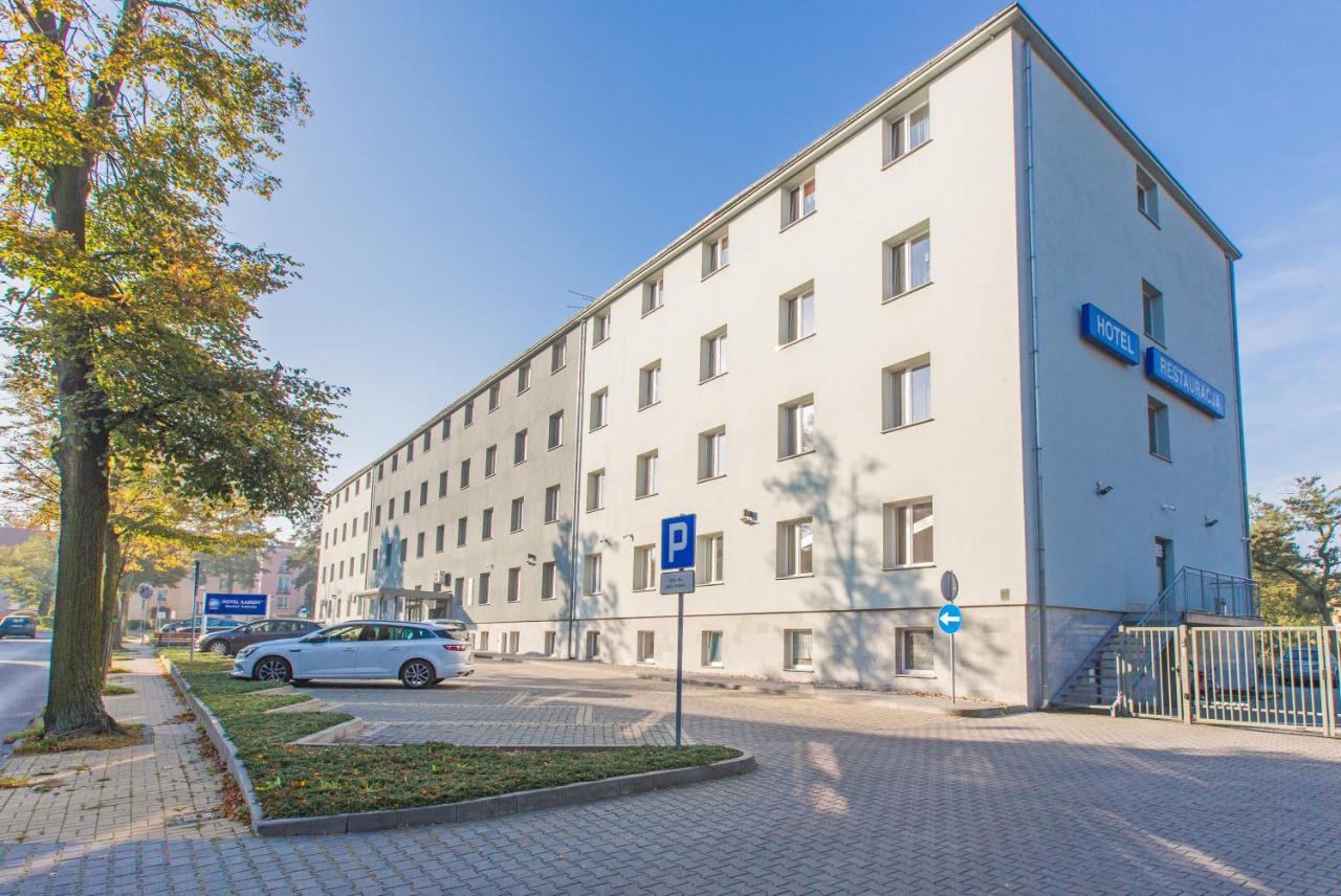 גליביצ'ה Hotel Labedy מראה חיצוני תמונה