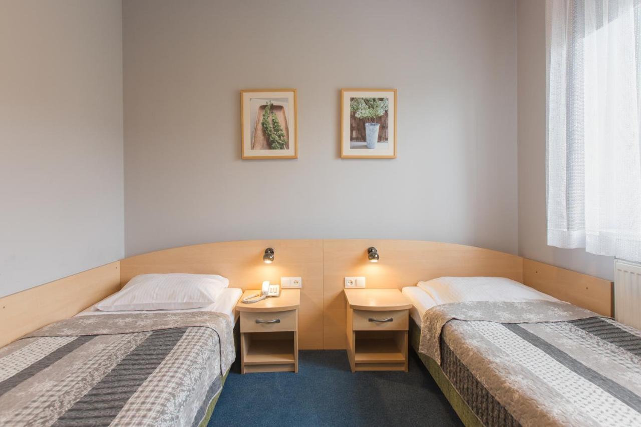 גליביצ'ה Hotel Labedy מראה חיצוני תמונה